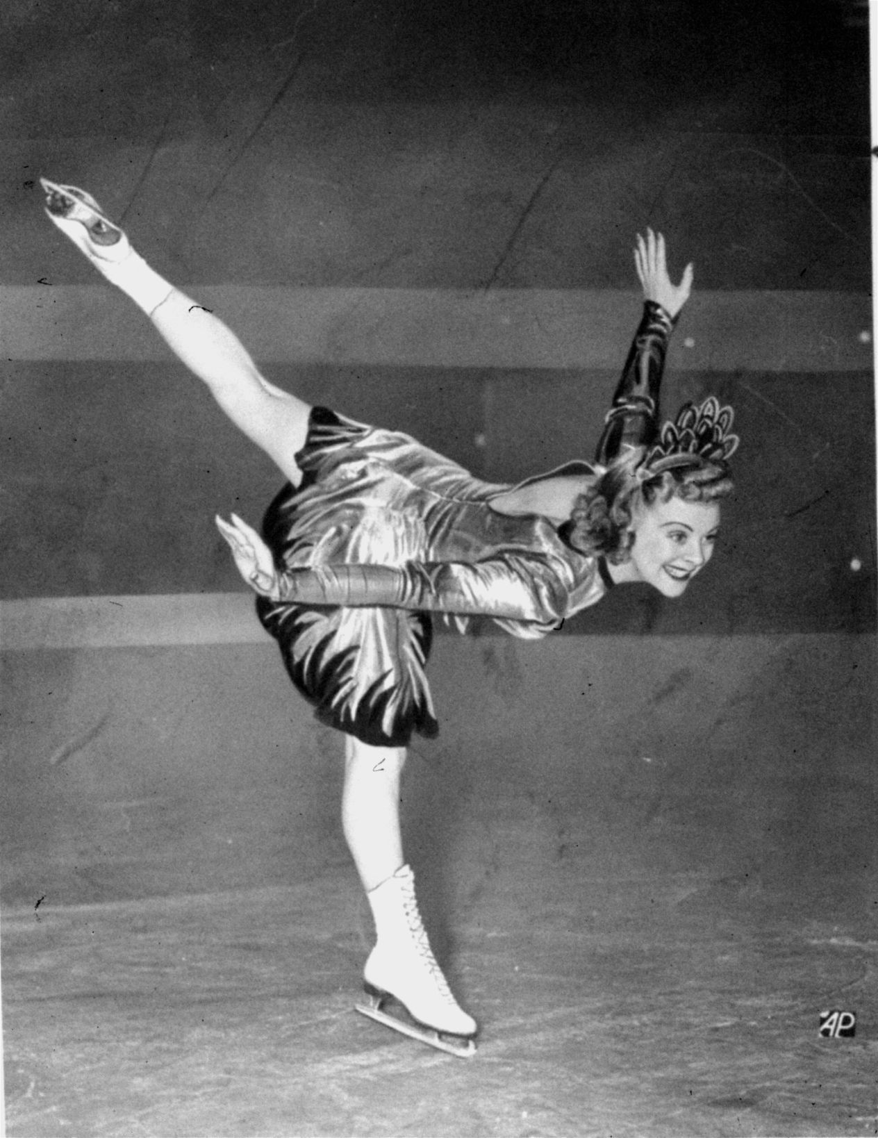 1941: SONJA HENIE